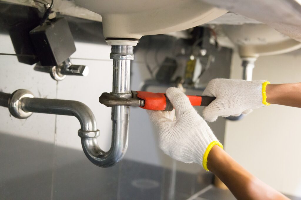 Einstein Pros provides kitchen drain cleaning services in Salem, Oregon